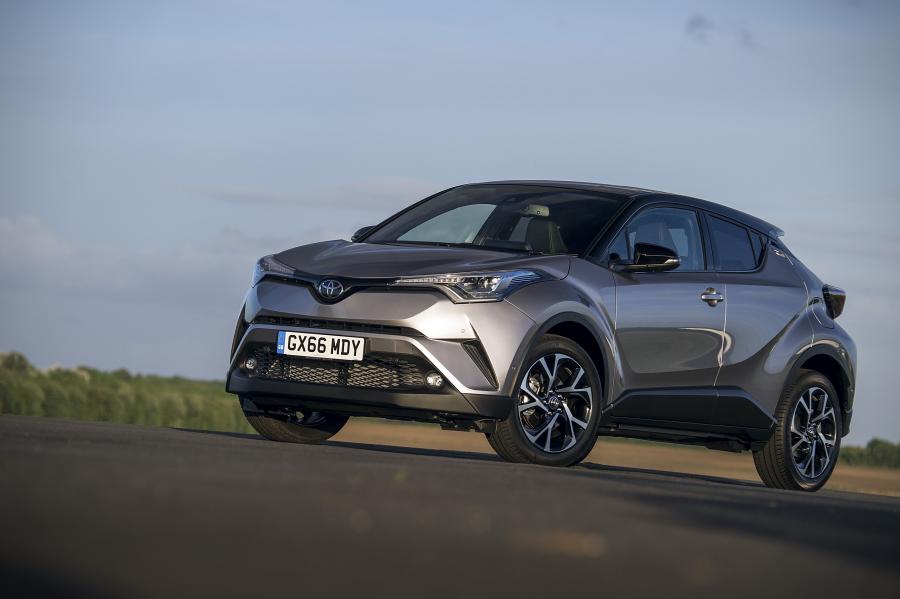  Toyota C-HR 2016 года  (UK) (фото 24 из 32)